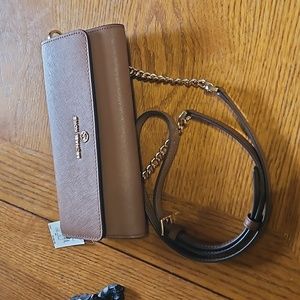 Michael kors jet set charm